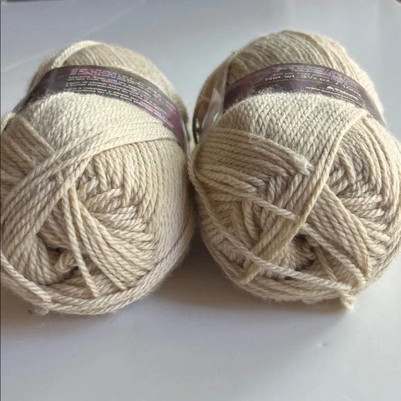 Patons Decor Yarn in Beige - Picture 4 of 5